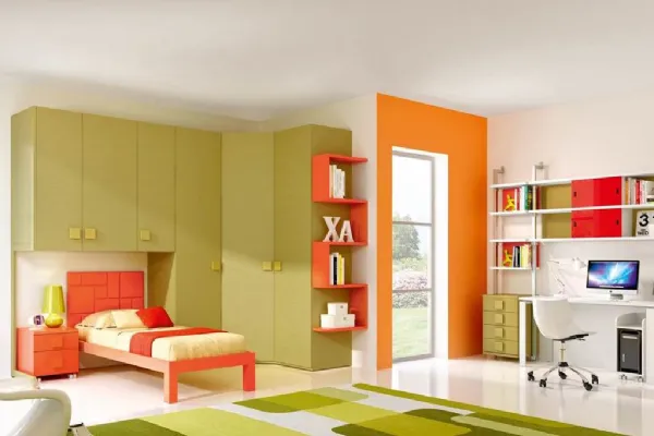 Cameretta a ponte in melaminico materico verde muschio e laccato arancio di Ferrimobili