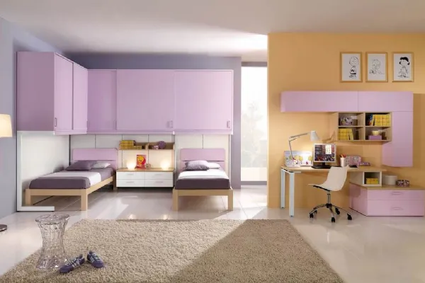 Cameretta a ponte in laccato bianco/violetto e finitura effetto rovere di Ferrimobili