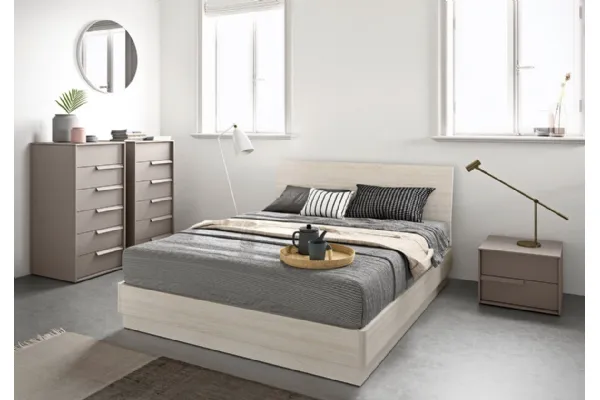 Letto matrimoniale Thun di Cinquanta3 in legno con testiera e giroletto