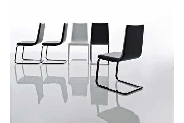 Sedia di design fissa rivestita in ecopelle Schwinger di Pointhouse