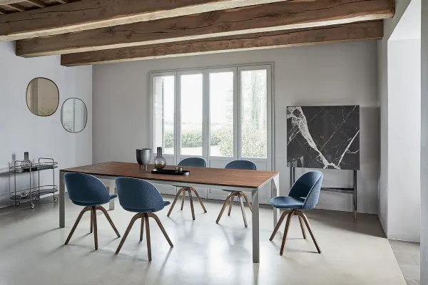Tavolo di designin metallo Mirage di Bontempi