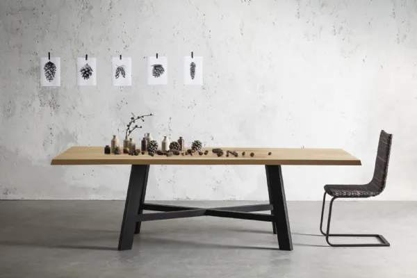 Tavolo con piano in legno fisso da pranzo moderno Thor di Pointhouse