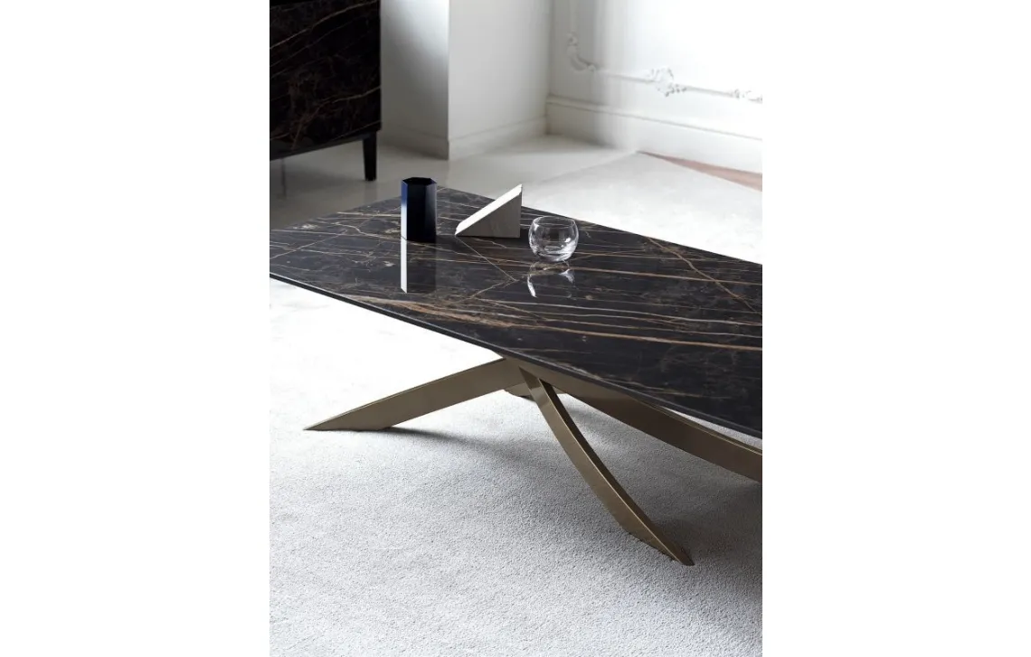Tavolino con base in superMarmo Artistico Coffee Tables di Bontempi