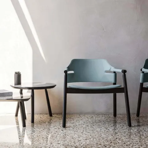 Tavolino in ceramica rotondo o quadrato con gambe in legno Suite di Midj