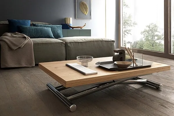 Tavolino regolabile in altezza con struttura in metallo e piano in legno Universe di Altacom