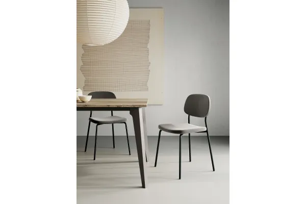 Sedia Velvet con struttura in metallo verniciato e seduta in velluto antimacchia di Arredo3