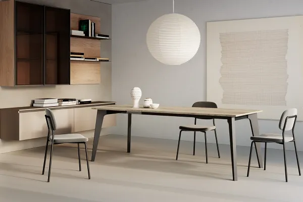 Tavolo Rubens con struttura in metallo, gambe in legno verniciato e piano in laminato di Arredo3