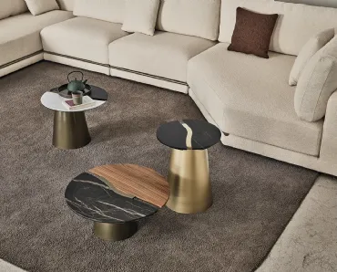 Tavolino Yang con base in metallo laccato e top in marmo e legno di Bontempi