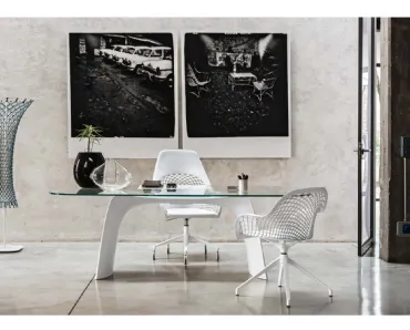 Lampada in metallo con rete in cuoio Guapa Floor Lamp di Midj