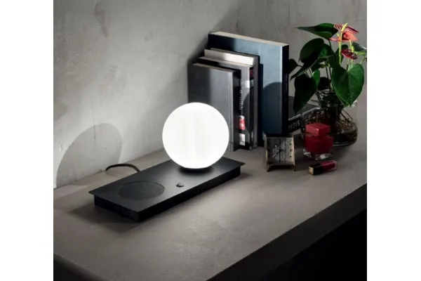 Lampada da tavolo con caricatore wireless Madame di Ondaluce