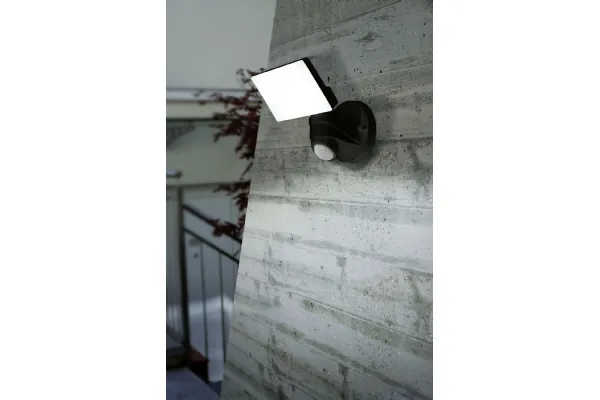 Lampada per esterni in policarbonato Pagino di Eglo