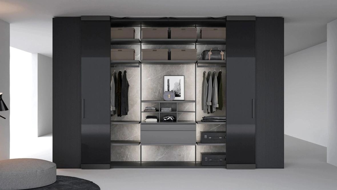 Armadio Freedhome Apertura Totale 50 vetro fumé di Caccaro