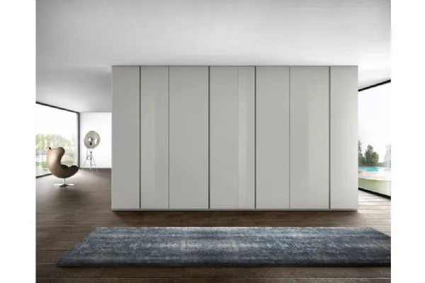 Armadio a muro a tutta altezza in laccato grigio chiaro e vetro Comp 10 di Voltan