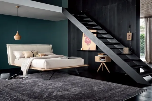 Letto con giroletto in legno e testiera in tessuto Diamante di Alta Corte