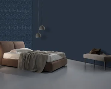 Letto imbottito in pelle scamosciata con giroletto Assido di Excò