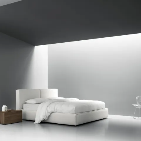 Letto imbottito con contenitore in tessuto chiaro Flex di Md House