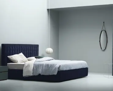 Letto con contenitore e testiera capitonnè in velluto Line di Md House