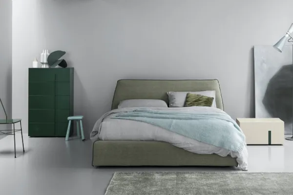 Letto in tessuto di lino con testiera e contenitore Pearl di Md House