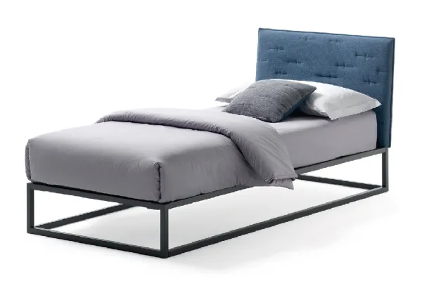Letto singolo con struttura in metallo imbottito Twist di Bside