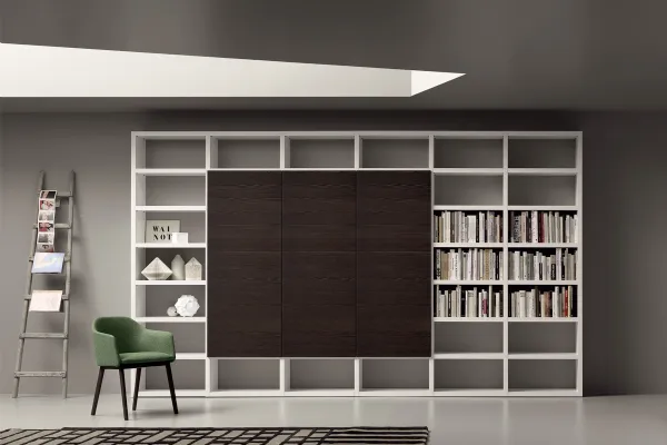 Libreria a muro in laccato bianco opaco e frassino termocotto All Day 01 di Md House