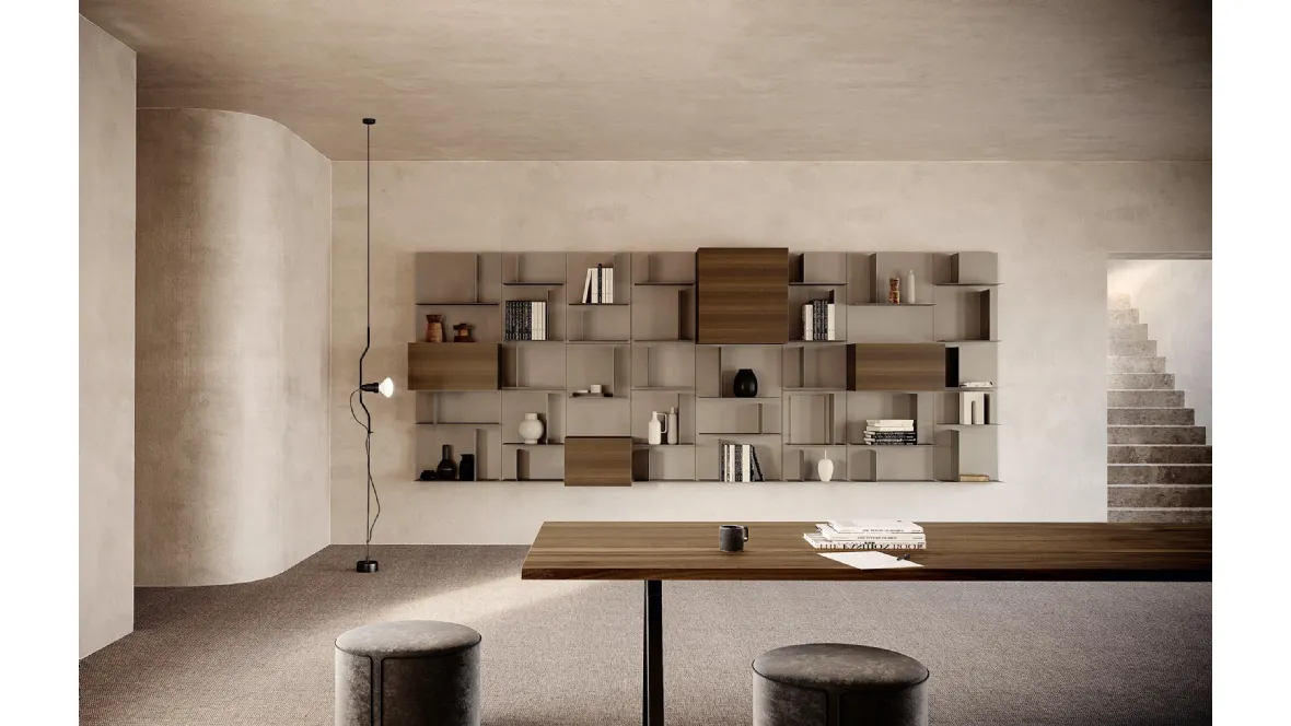 Libreria sospesa in metallo e legno di Noce Avenue 04 Md House