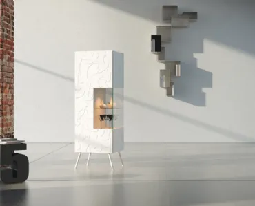 Madia verticale Comp 10 in laccato bianco con bassorilievo e vetrina di Voltan