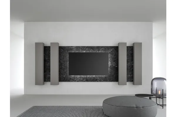 Mobile Porta Tv in laccato opaco con boiserie in gres porcellanato effetto marmo di Caccaro