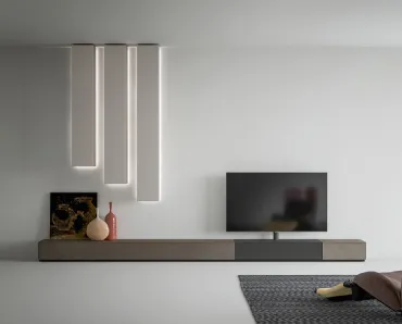 Mobile Porta Tv formato da quattro moduli in laccato opaco e laccato effetto metallico Wallover di Caccaro