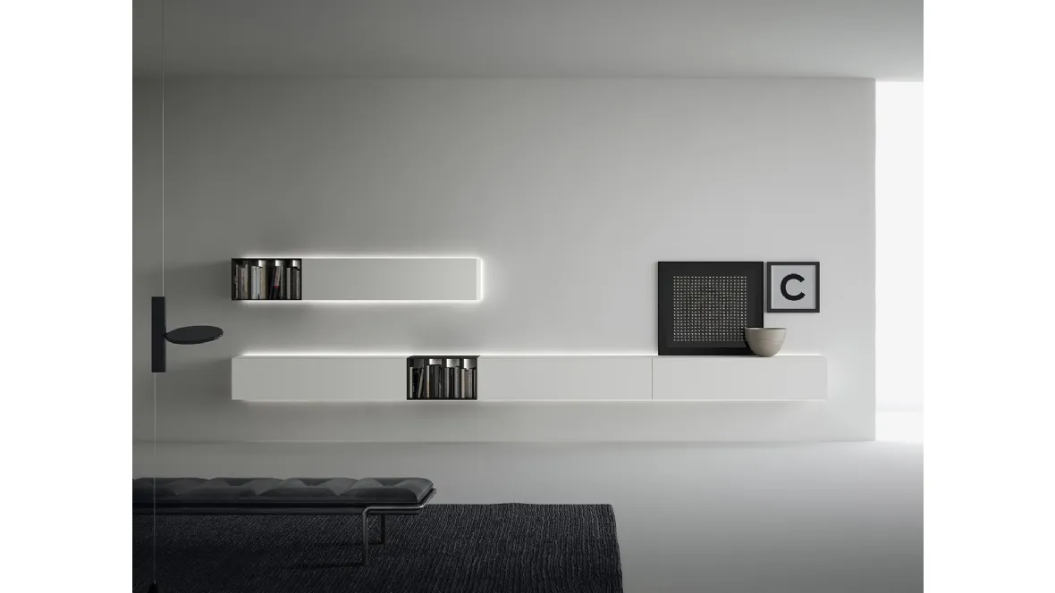 Mobile sospeso in laccato bianco opaco con schiene LED sul perimetro Wallover 02 di Caccaro