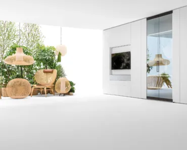 Parete Attrezzata con porta TV in laccato opaco e ante in vetro ad apertura totale Living Vetro di Caccaro