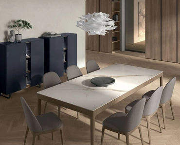 Sedia Dada in tessuto e legno di Tomasella