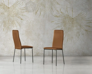 Sedia rivestita in pelle Gaia di Sedit