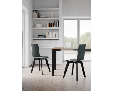 Sedia Kelly con struttura in legno e seduta in multistrato rivestito in Fenix di Arredo3