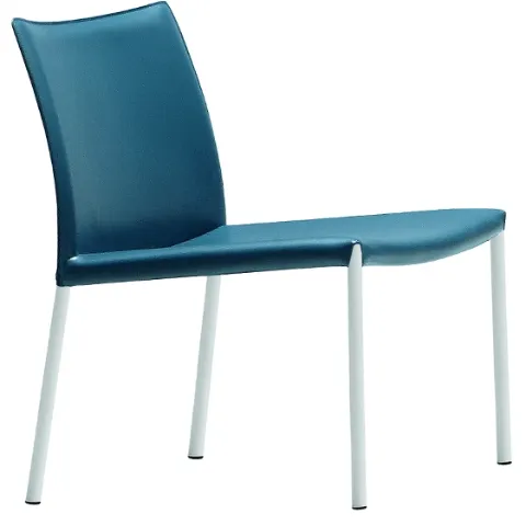 Sedia lounge rivestita in cuoio can gambe in acciaio Nuvola AT M CU di Midj