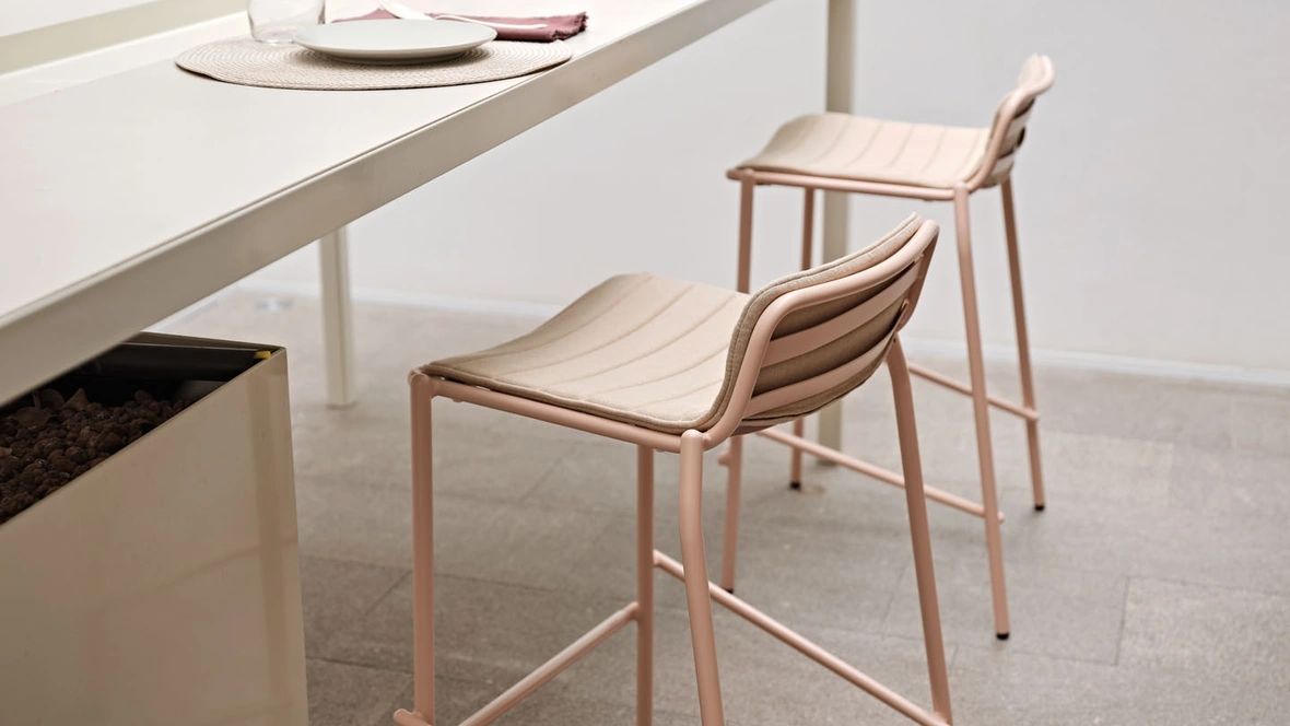 Sgabello in metallo Trampoliere di Midj