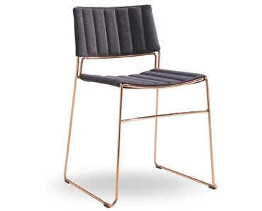 Sedia in tessuto Slim di Midj