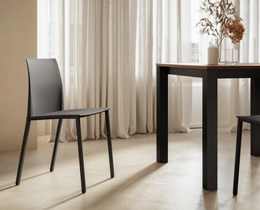 Sedia Zara con struttura in metallo verniciato e seduta in polipropilene di Arredo3