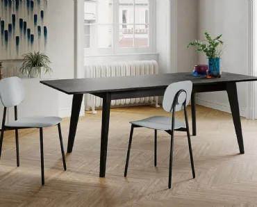 Tavolo allungabile Edgard con top in laminato e gambe in legno di Arredo3