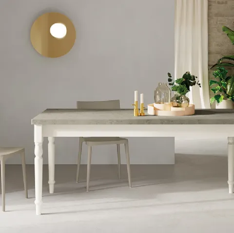 Tavolo Londra Allungabile con top in laminato e gambe in legno massello di Arredo3