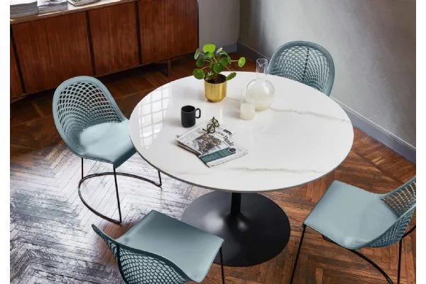 Tavolo rotondo con top in cristalceramica e base in metallo Infinity di Midj