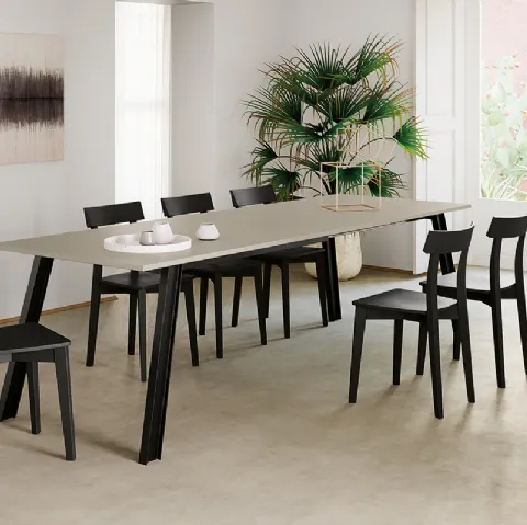 Tavolo allungabile Sky con top in laminato e base in metallo verniciato di Arredo3