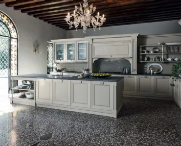 Cucina Classica angolare in laccato grigio perla con isola Etoile Graceful Joy di Cesar