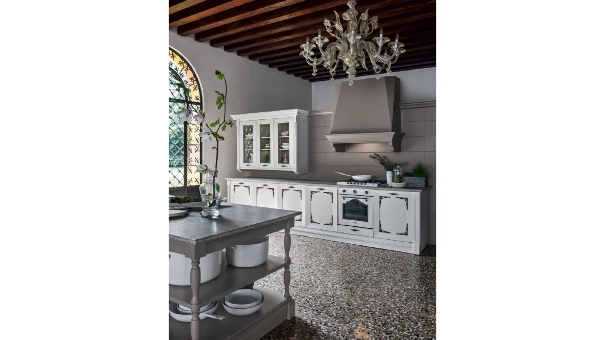 Cucina Classica con isola in laccato opaco seta bianco e seta creta Etoile Splendour di Cesar