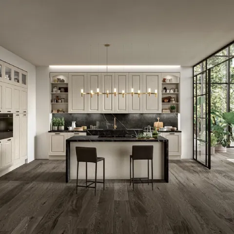 Cucina Classica con isola in legno di Frassino finitura Juta decapè e top in Dekton Verona di Arredo3