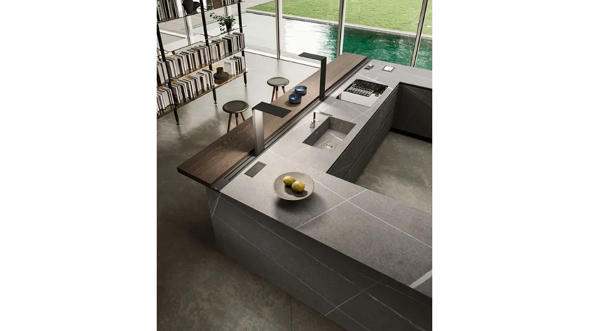 Cucina Design angolare con ante e top in gres e bancone impiallacciato olmo Ak 04 02 di Arrital