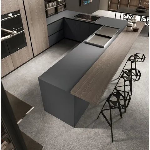 Cucina Design angolare in Fenix grigio con bancone e colonne in olmo Ak 04 06 di Arrital