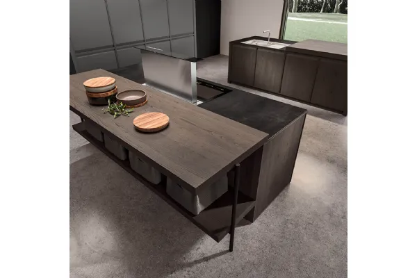 Cucina Design in castagno spazzolato e top in gres metallo black con isola Ak 07 05 di Arrital
