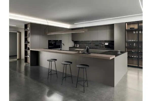 Cucina Design in melaminico termostrutturato sabbiato e top in laminato HPL Cesar brown stone con isola Ak Project 03 di Arrital