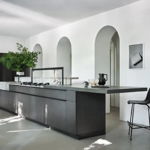 Cucina Design con isola Intarsio Classical Future in essenza di Rovere Fossile di Cesar