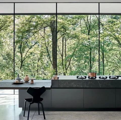 Cucina Design lineare Maxima 2-2 Peaceful Wilderness in laccato seta Titanio con top in Dekton Kelya di Cesar